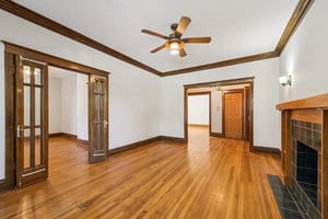 2457 W Eastwood Ave 1_007.jpg