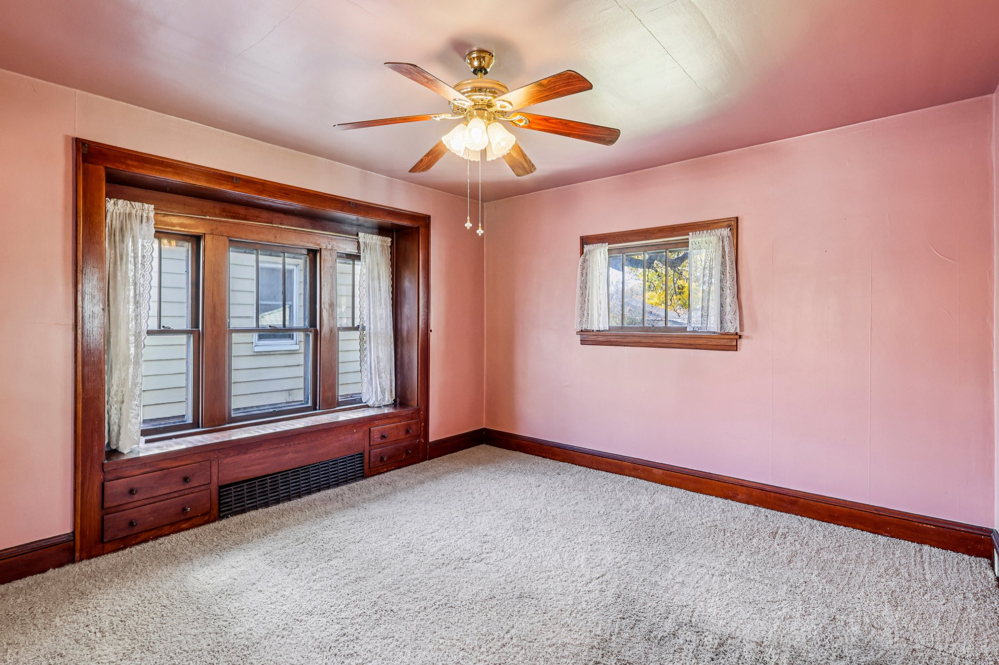 East Ave-S1811-014.jpg