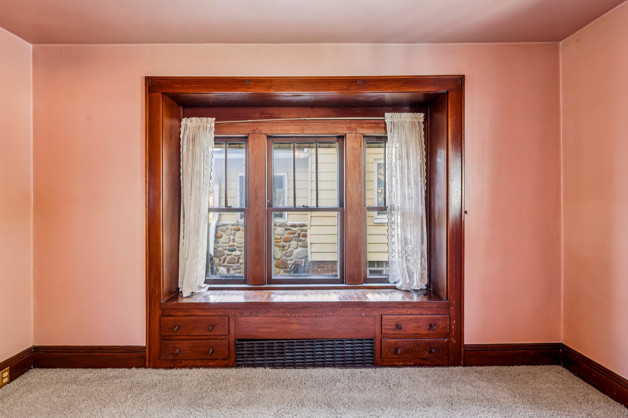 East Ave-S1811-016.jpg