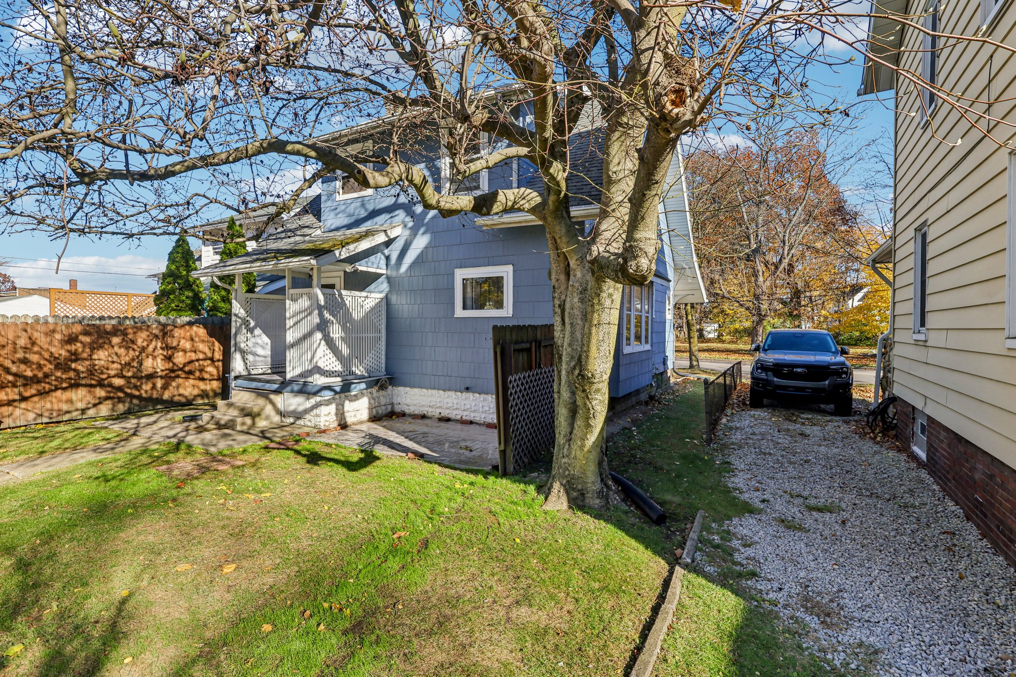 East Ave-S1811-046.jpg