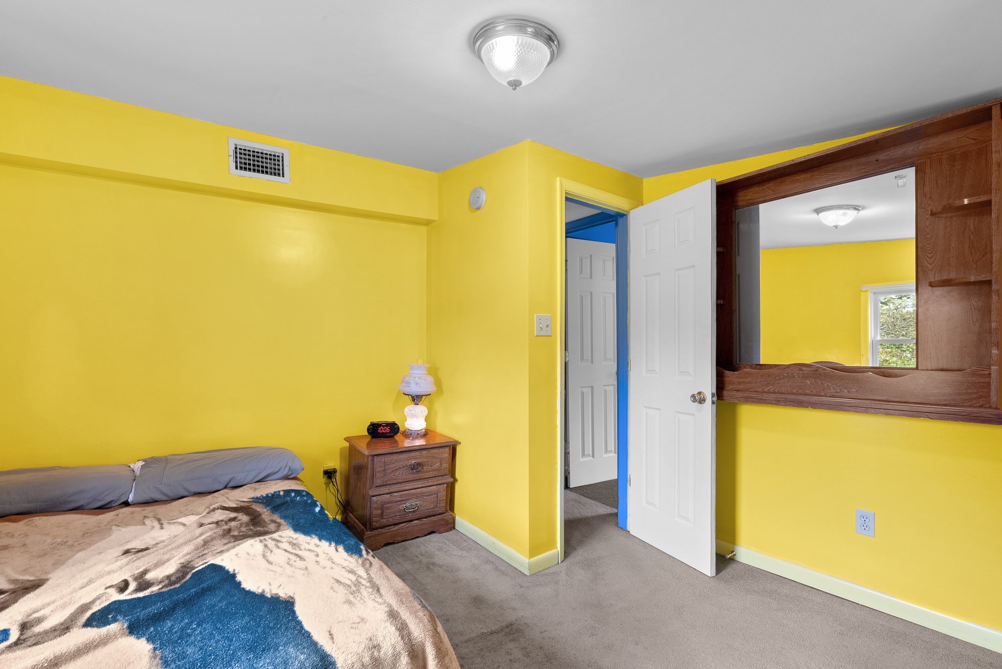 28. Upper bedroom.jpg