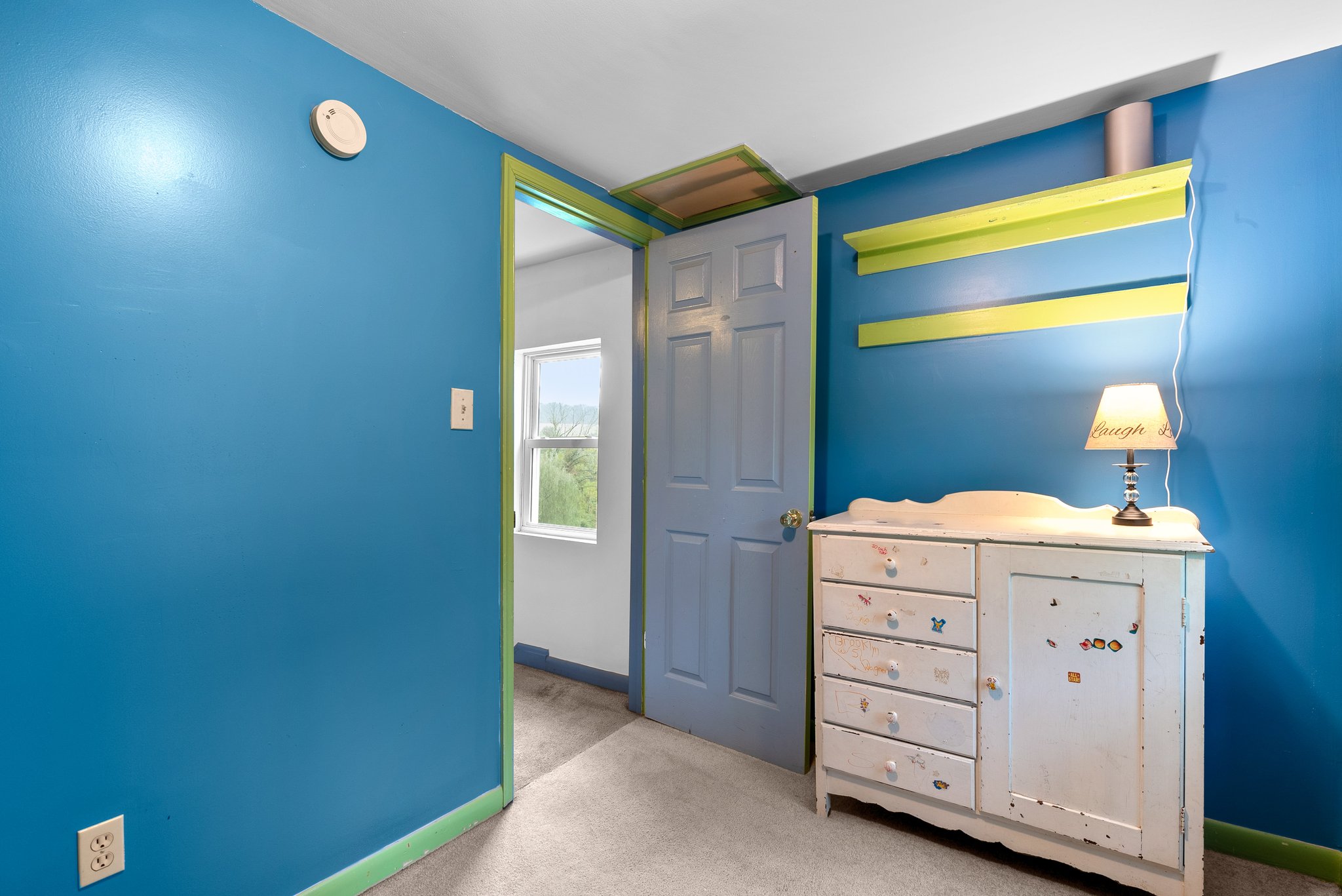 22. Upper bedroom.jpg