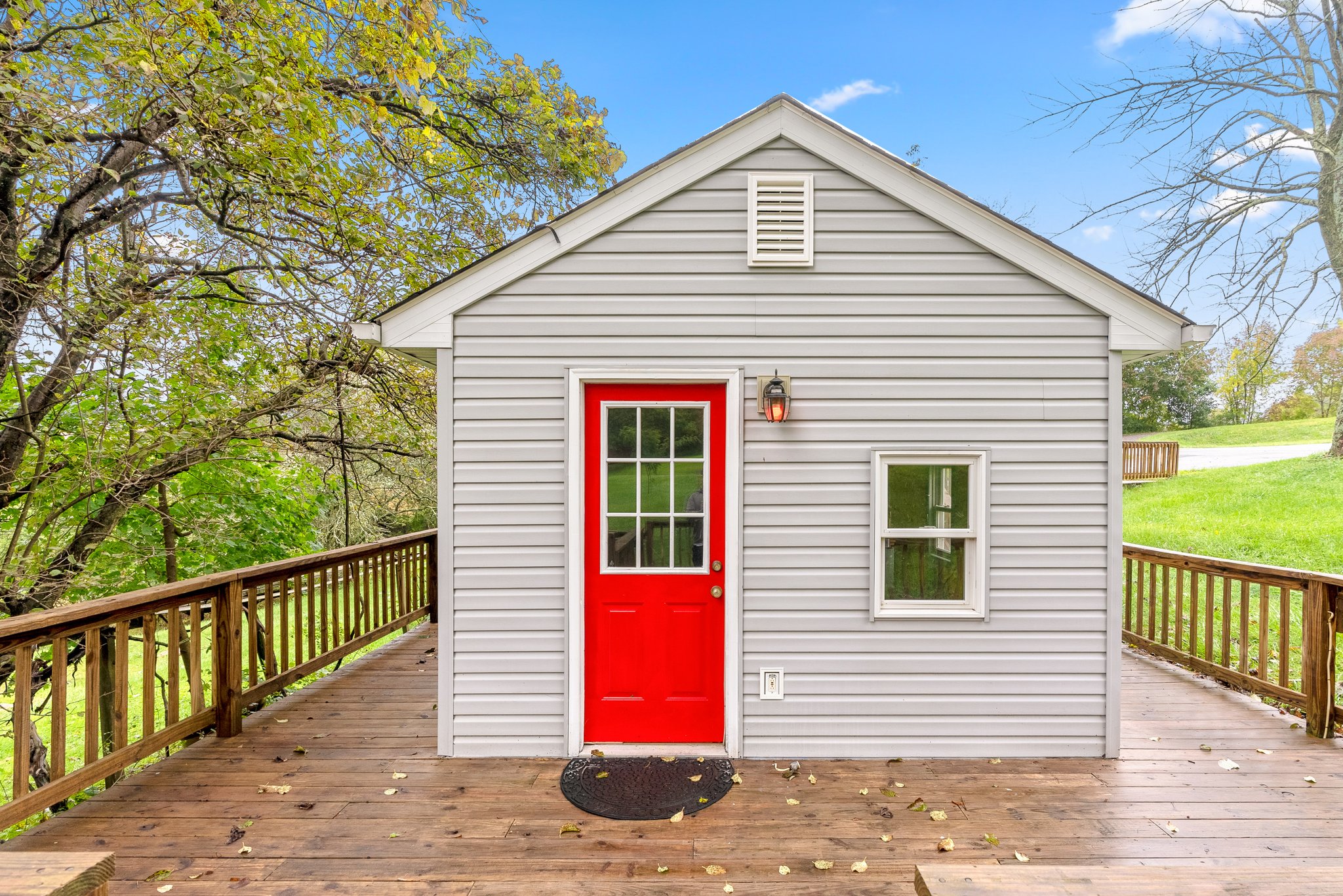 33. Back exterior.jpg