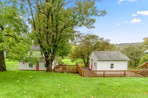 36. Back exterior.jpg