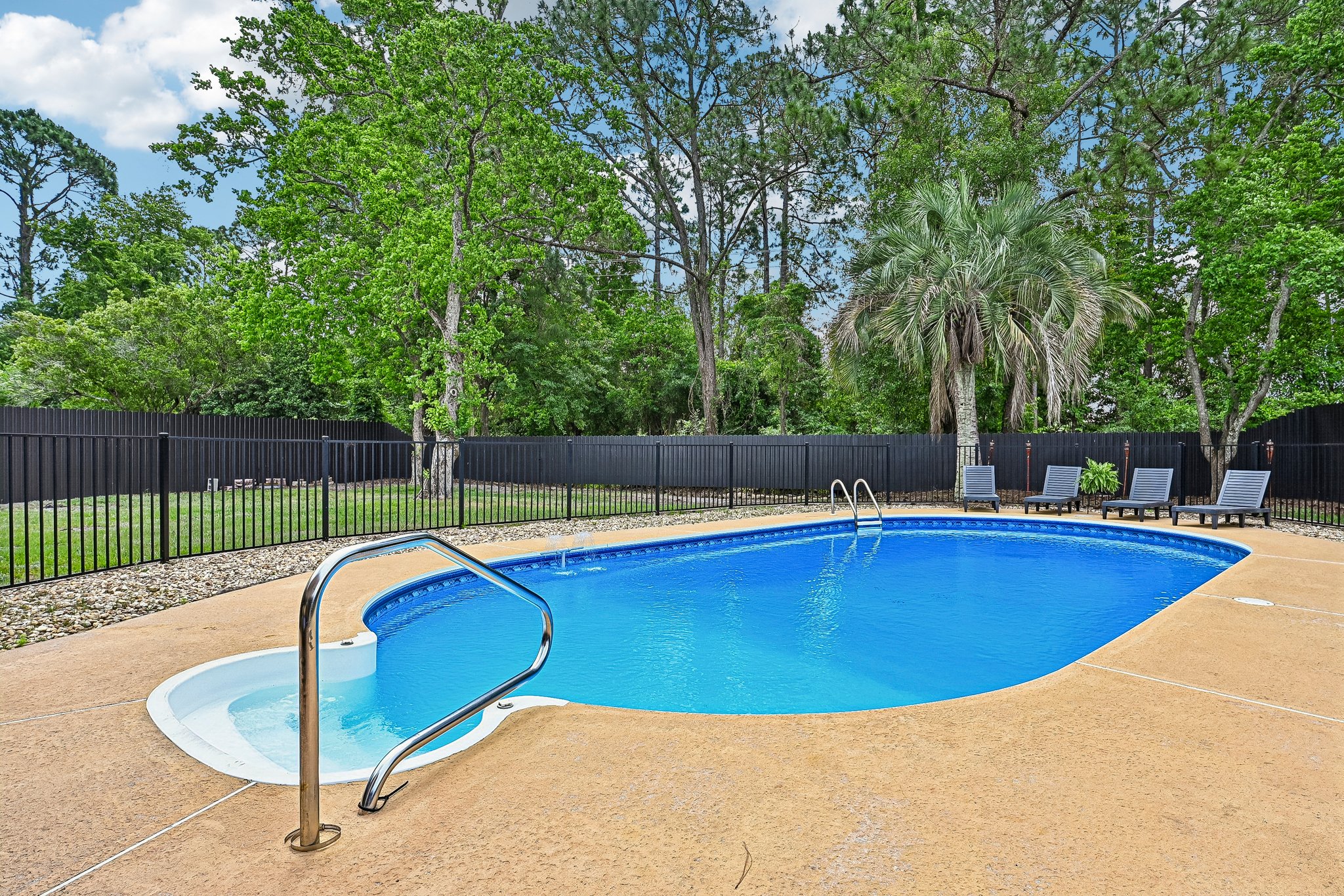 Charwood Ct-S0105-049.jpg