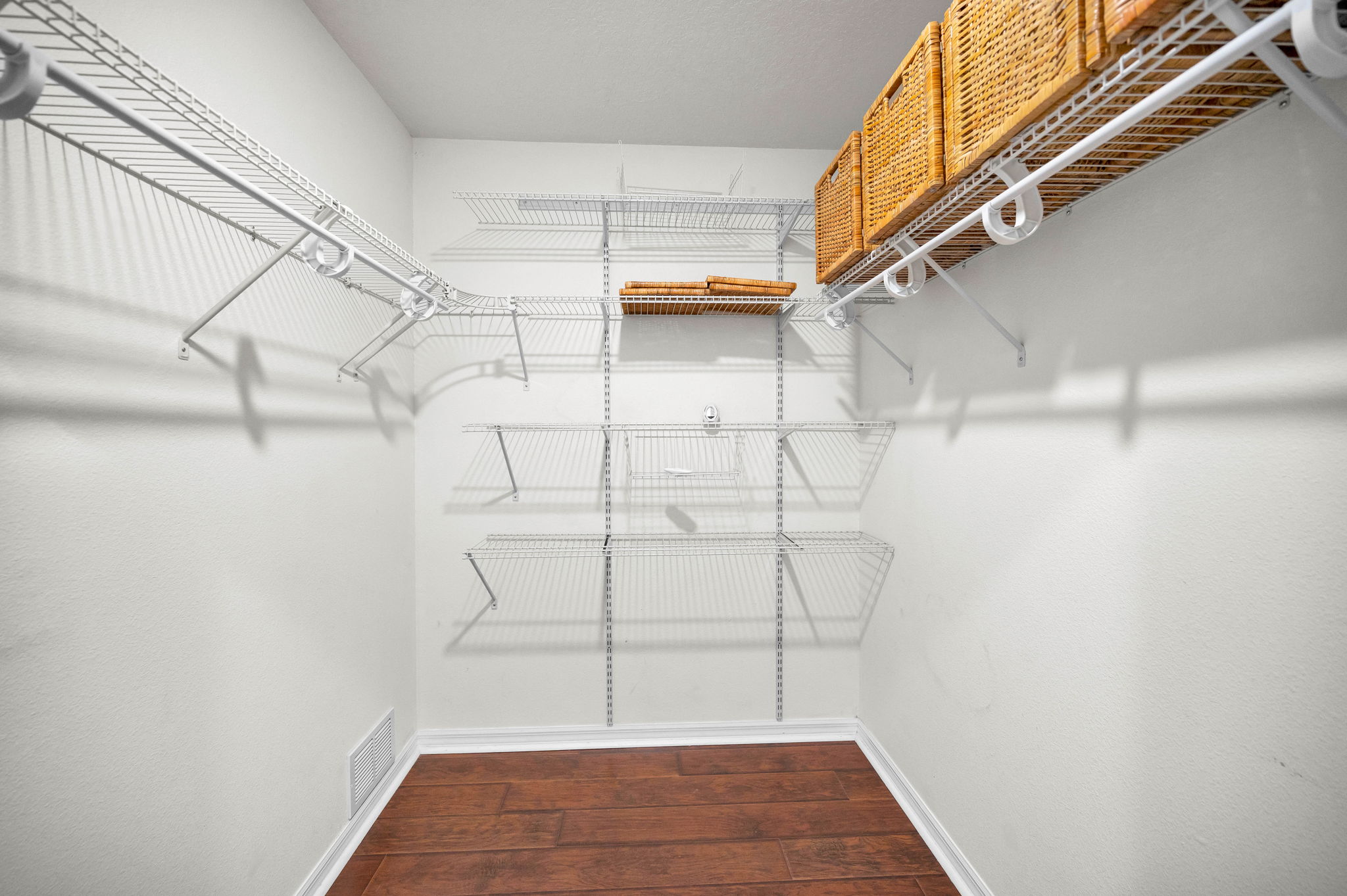 Guest Bedroom2 Closet
