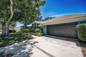Front Exterior5