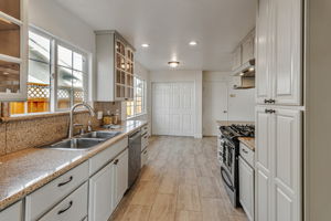 016_246 Castillon Way