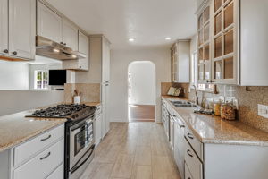 017_246 Castillon Way