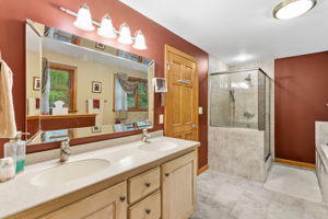  Photo 48