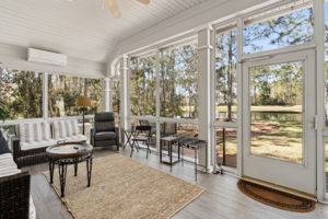 Screened-in Porch