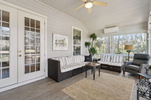 Screened-in Porch