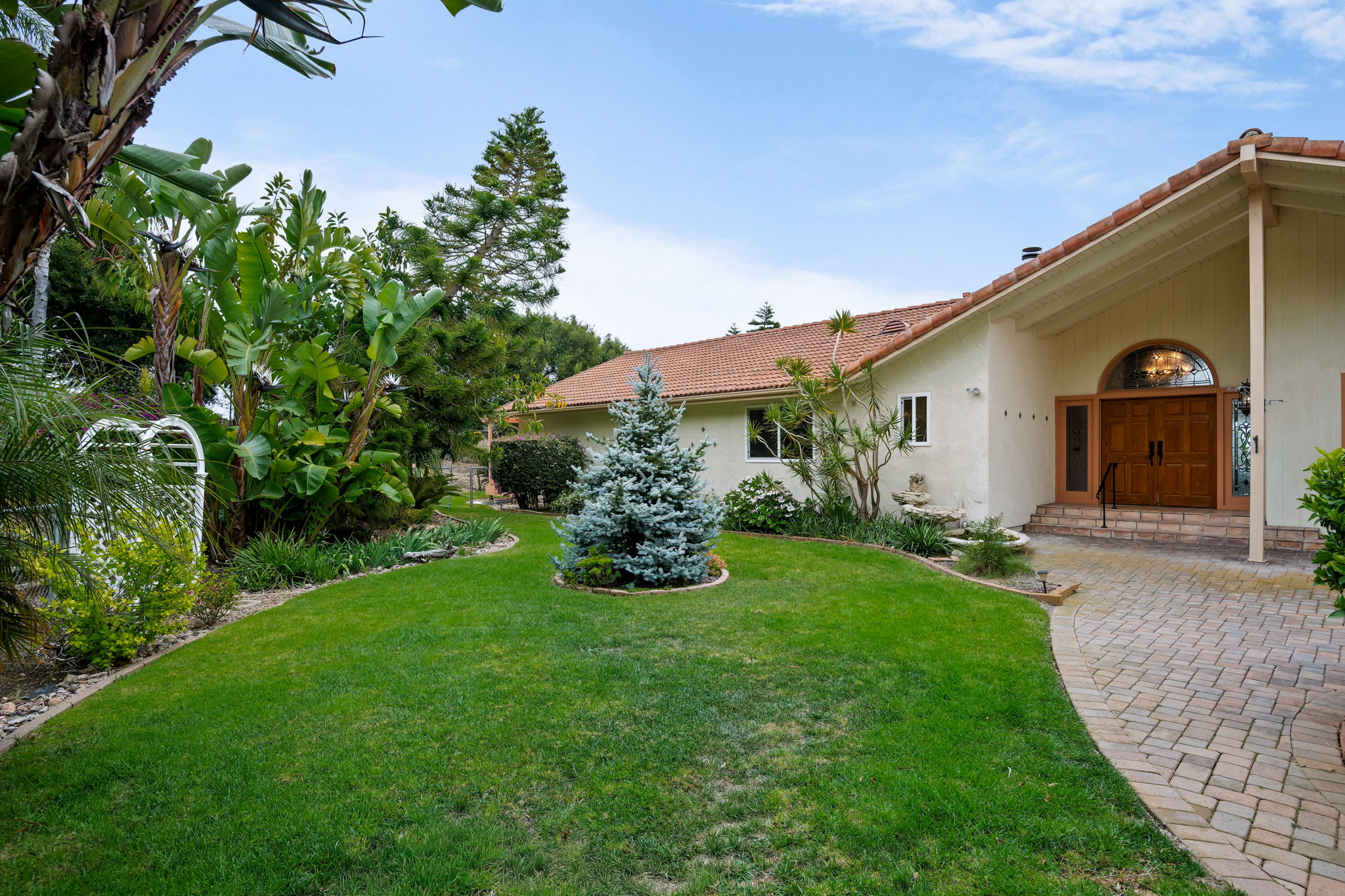 06-Front Yard