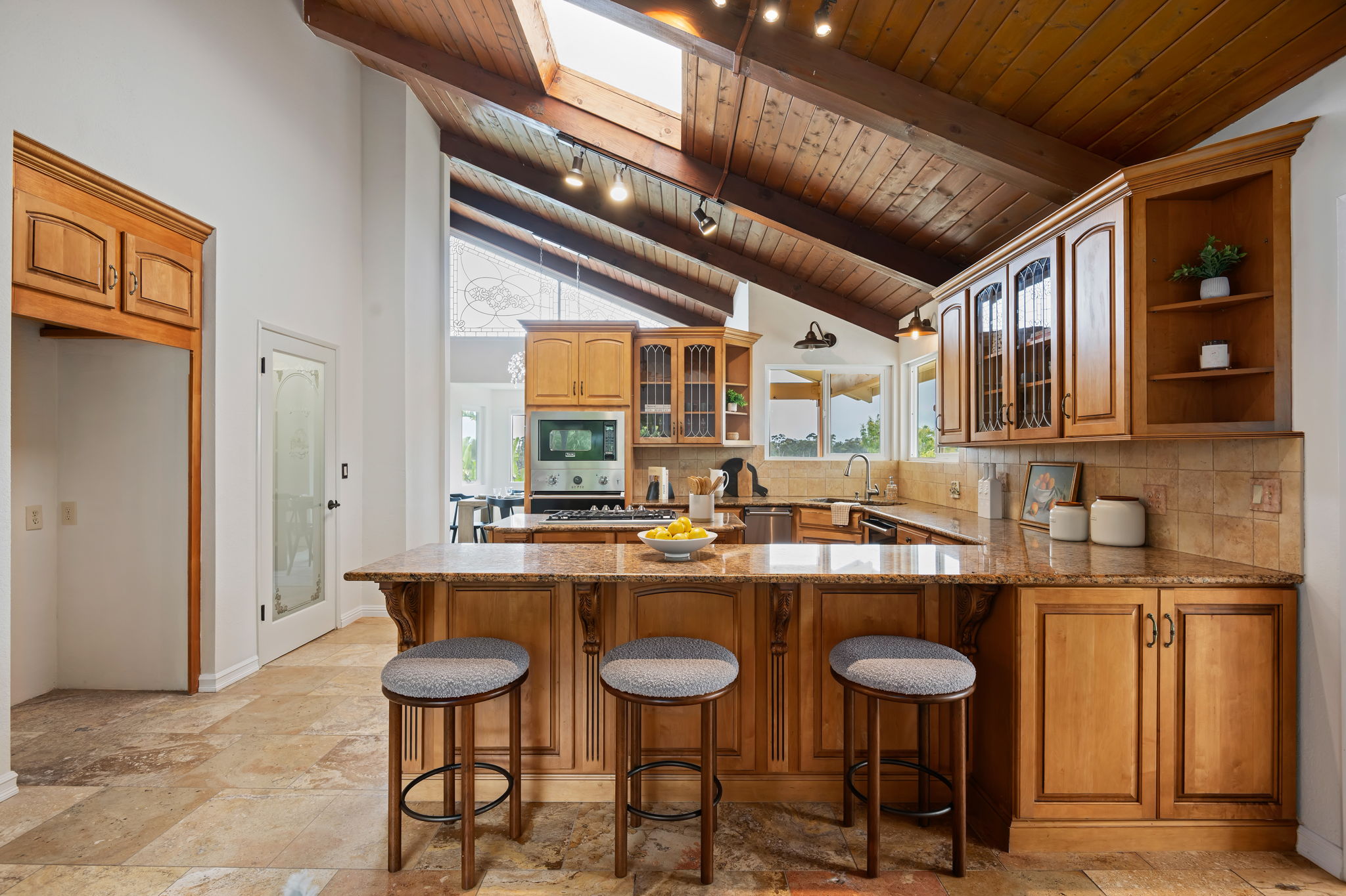 25-Kitchen