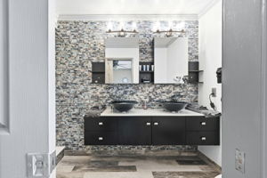 Interiors (40)
