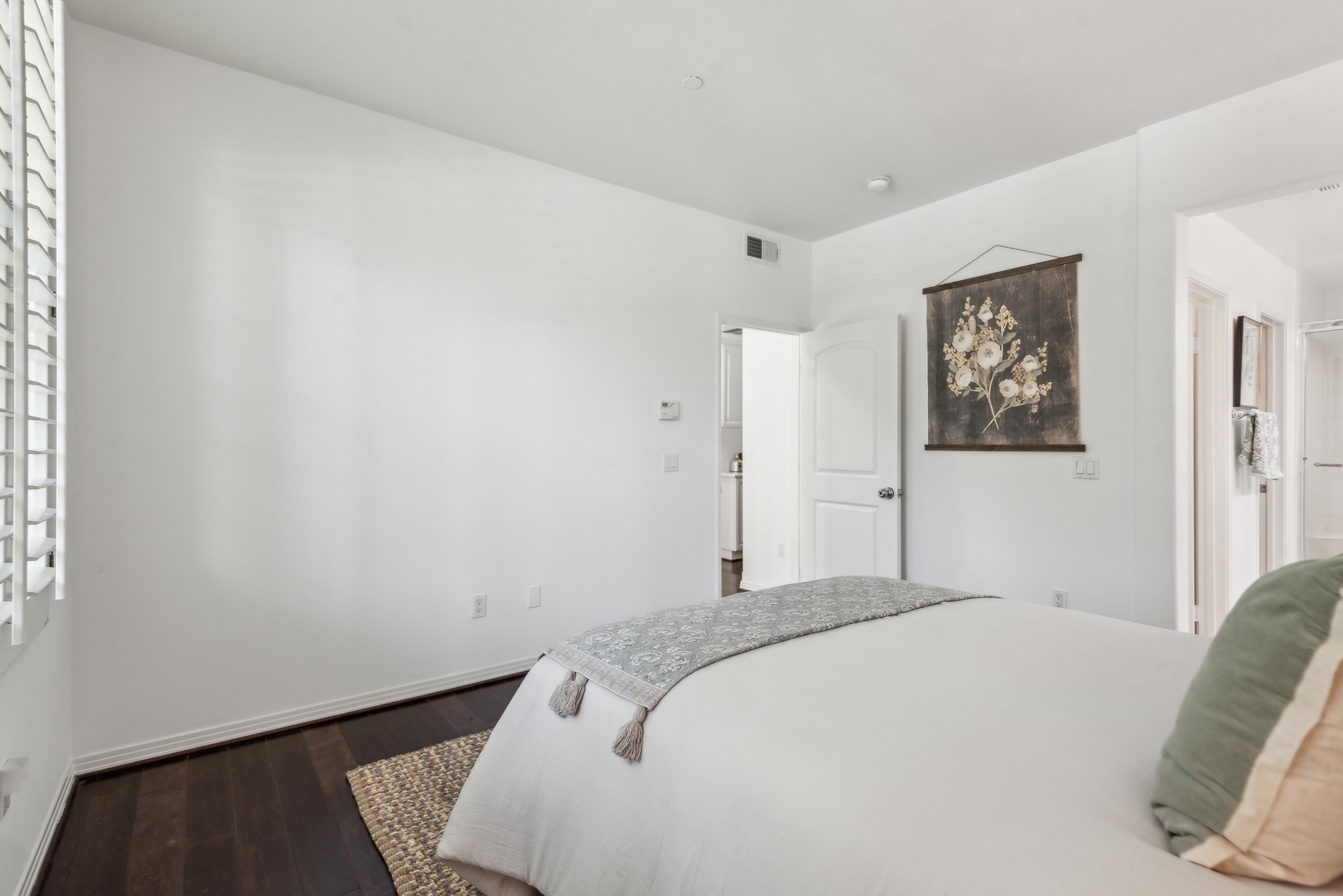 E Villa St 2-0805-019.jpg