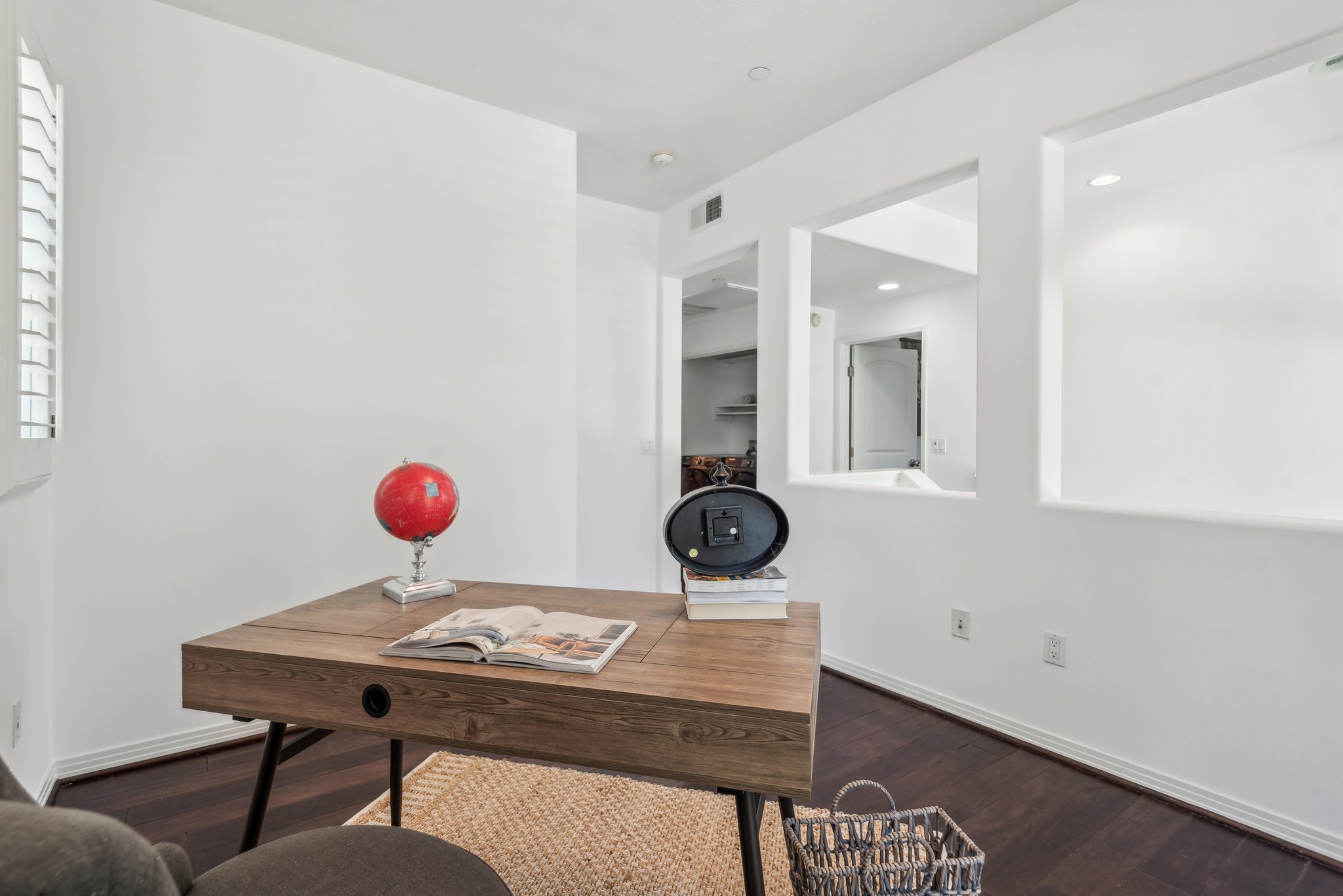 E Villa St 2-0805-023.jpg