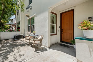 E Villa St 2-0805-003.jpg