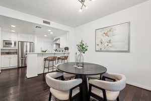 E Villa St 2-0805-010.jpg