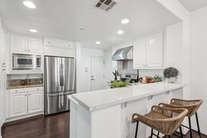 E Villa St 2-0805-011.jpg