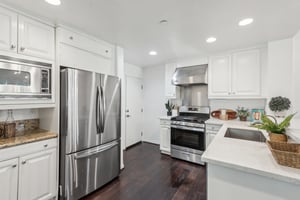E Villa St 2-0805-012.jpg
