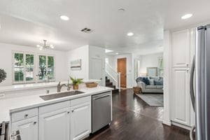 E Villa St 2-0805-013.jpg