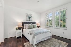 E Villa St 2-0805-017.jpg