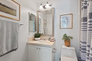 E Villa St 2-0805-025.jpg