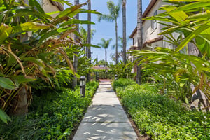 E Villa St 2-0805-032.jpg