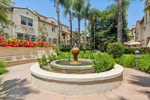 E Villa St 2-0805-036.jpg