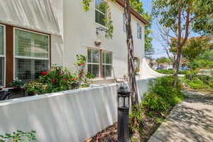 E Villa St 2-0805-038.jpg