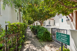 E Villa St 2-0805-039.jpg