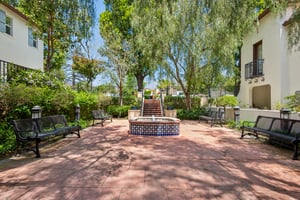 E Villa St 2-0805-040.jpg