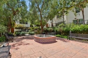 E Villa St 2-0805-042.jpg