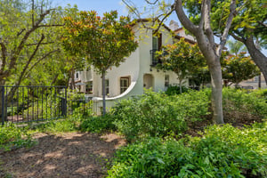 E Villa St 2-0805-043.jpg