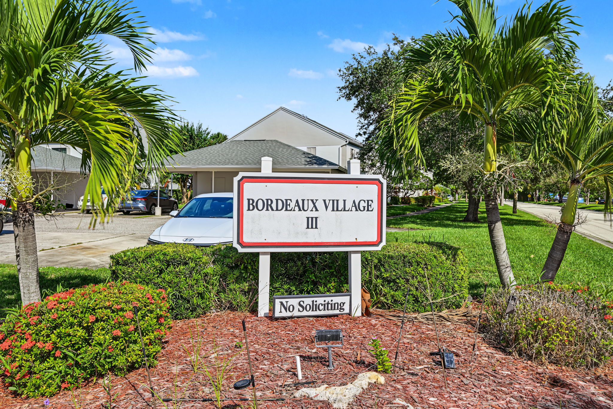 Bordeaux Village