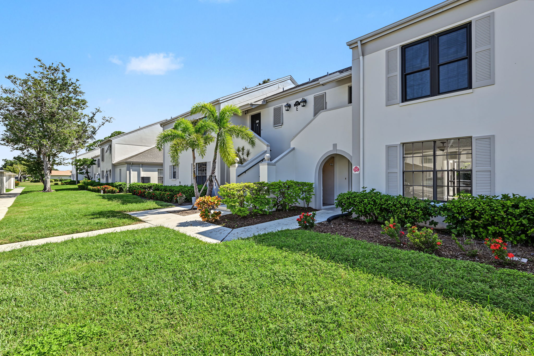 Front Exterior6