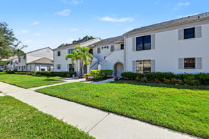 Front Exterior4