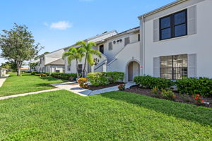 Front Exterior6