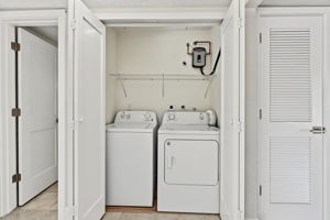 Laundry Room1b