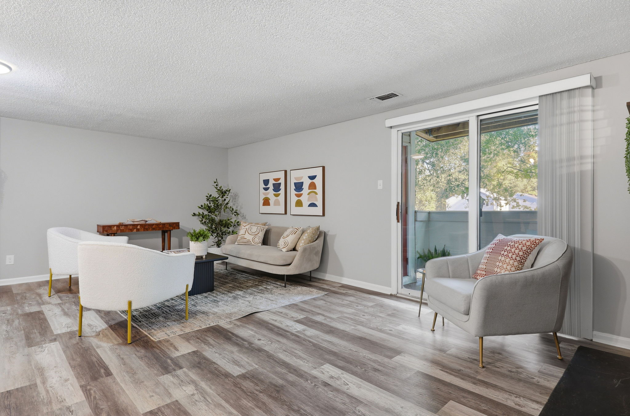 06-Living Room
