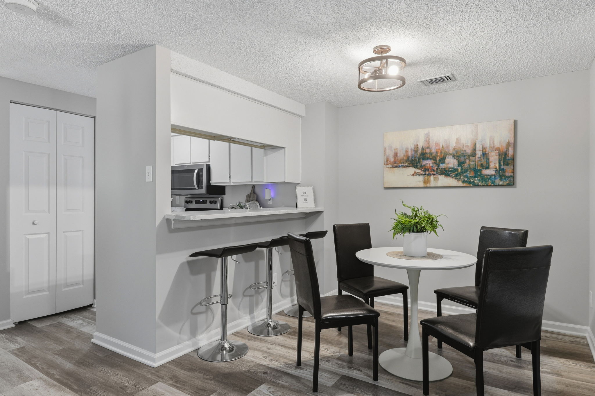 08-Dining and Kitchen