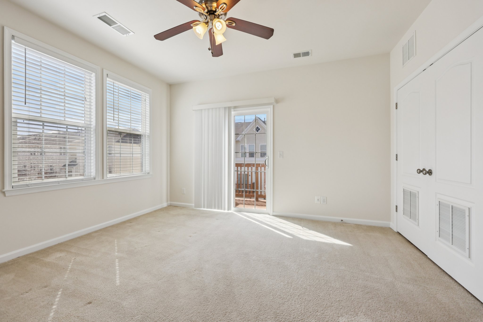 Byrne Meadow Sq 303-S2403-005.jpg