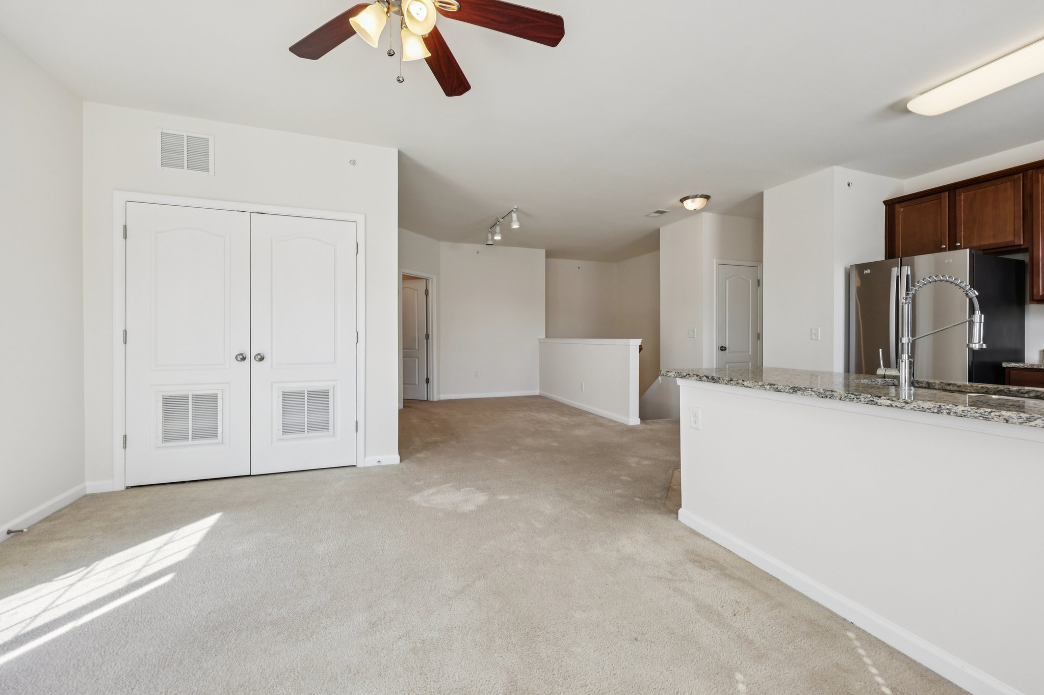 Byrne Meadow Sq 303-S2403-007.jpg