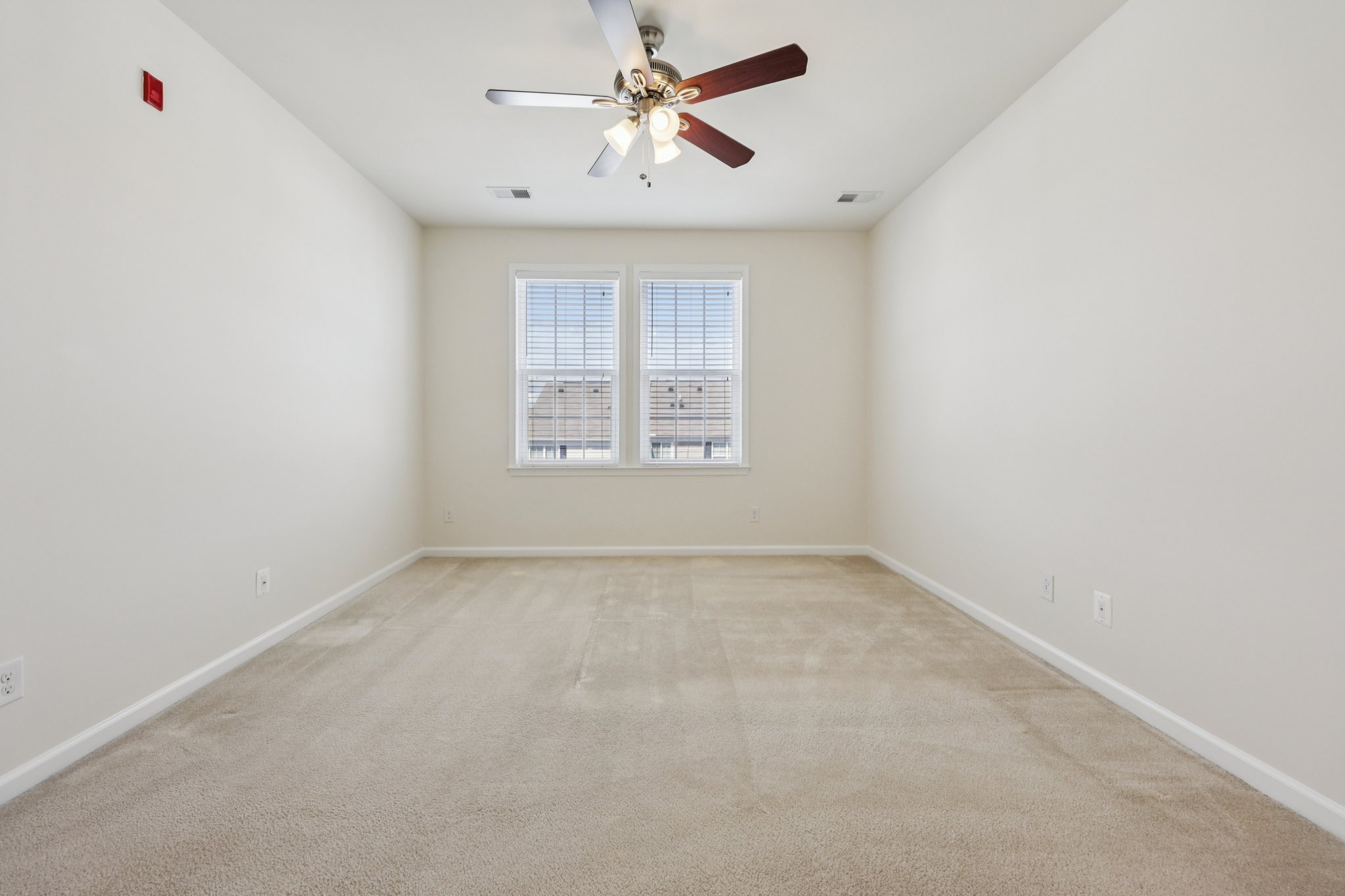 Byrne Meadow Sq 303-S2403-017.jpg