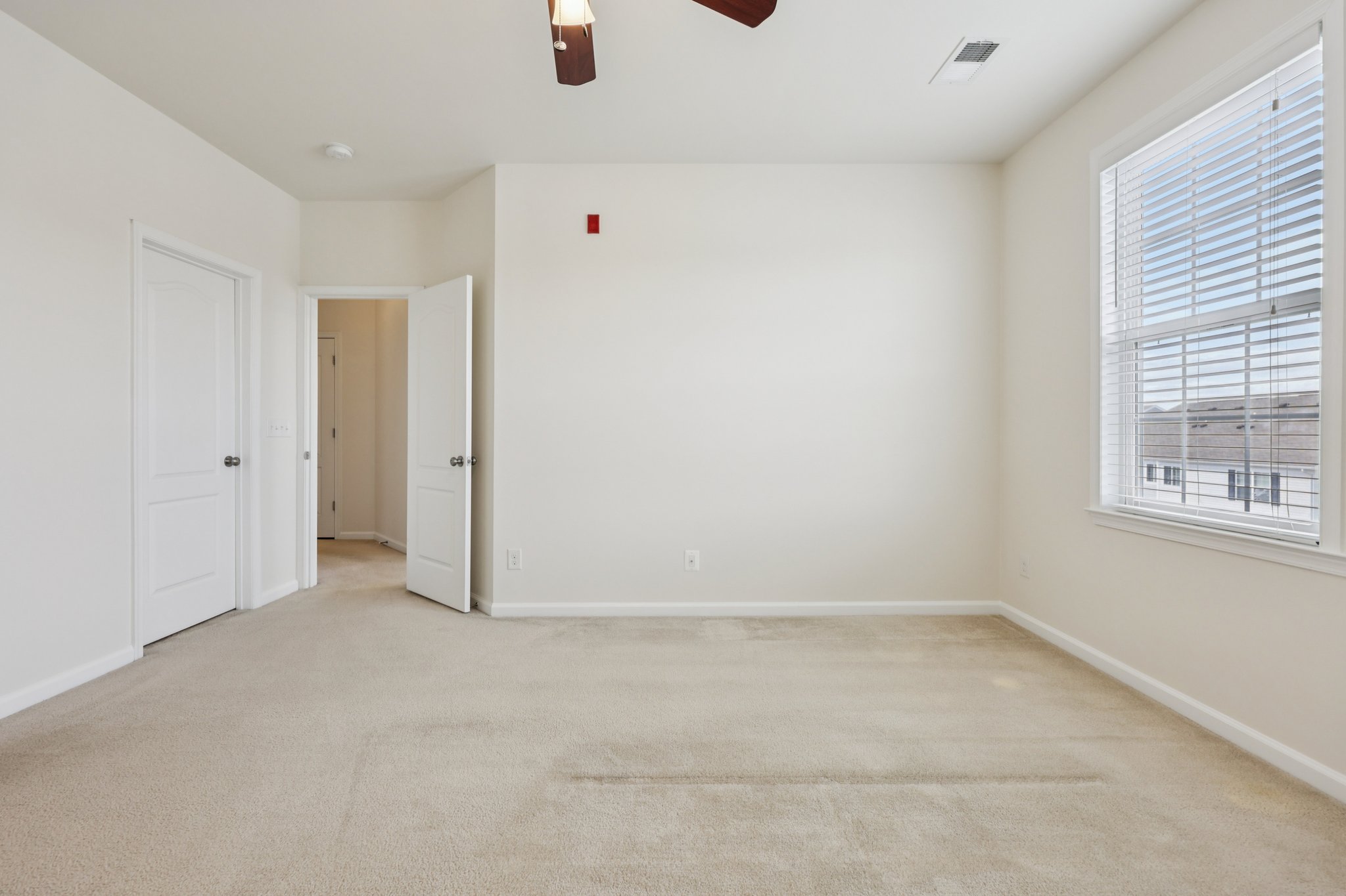 Byrne Meadow Sq 303-S2403-019.jpg