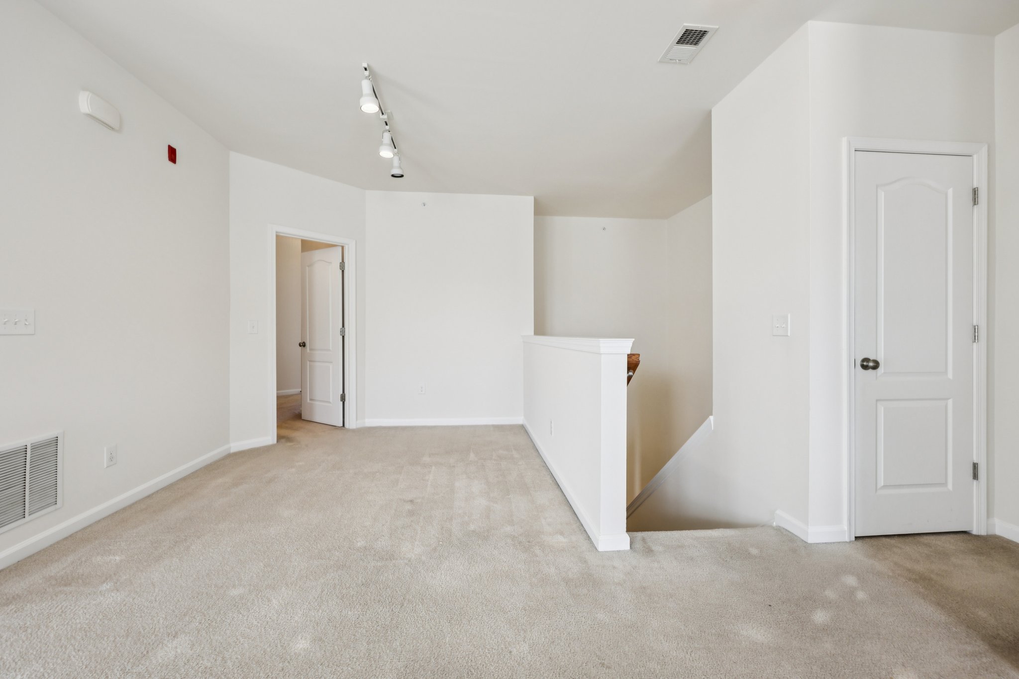 Byrne Meadow Sq 303-S2403-027.jpg