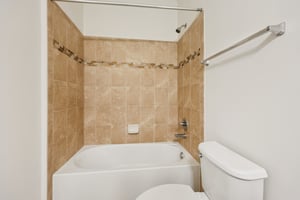 Byrne Meadow Sq 303-S2403-023.jpg