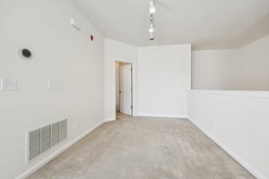 Byrne Meadow Sq 303-S2403-029.jpg