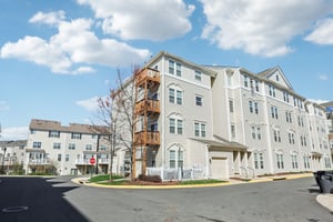 Byrne Meadow Sq 303-S2403-032.jpg